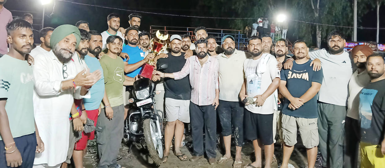 JDLC Group Sipa Barad became the champion in the tractor pulling competition.