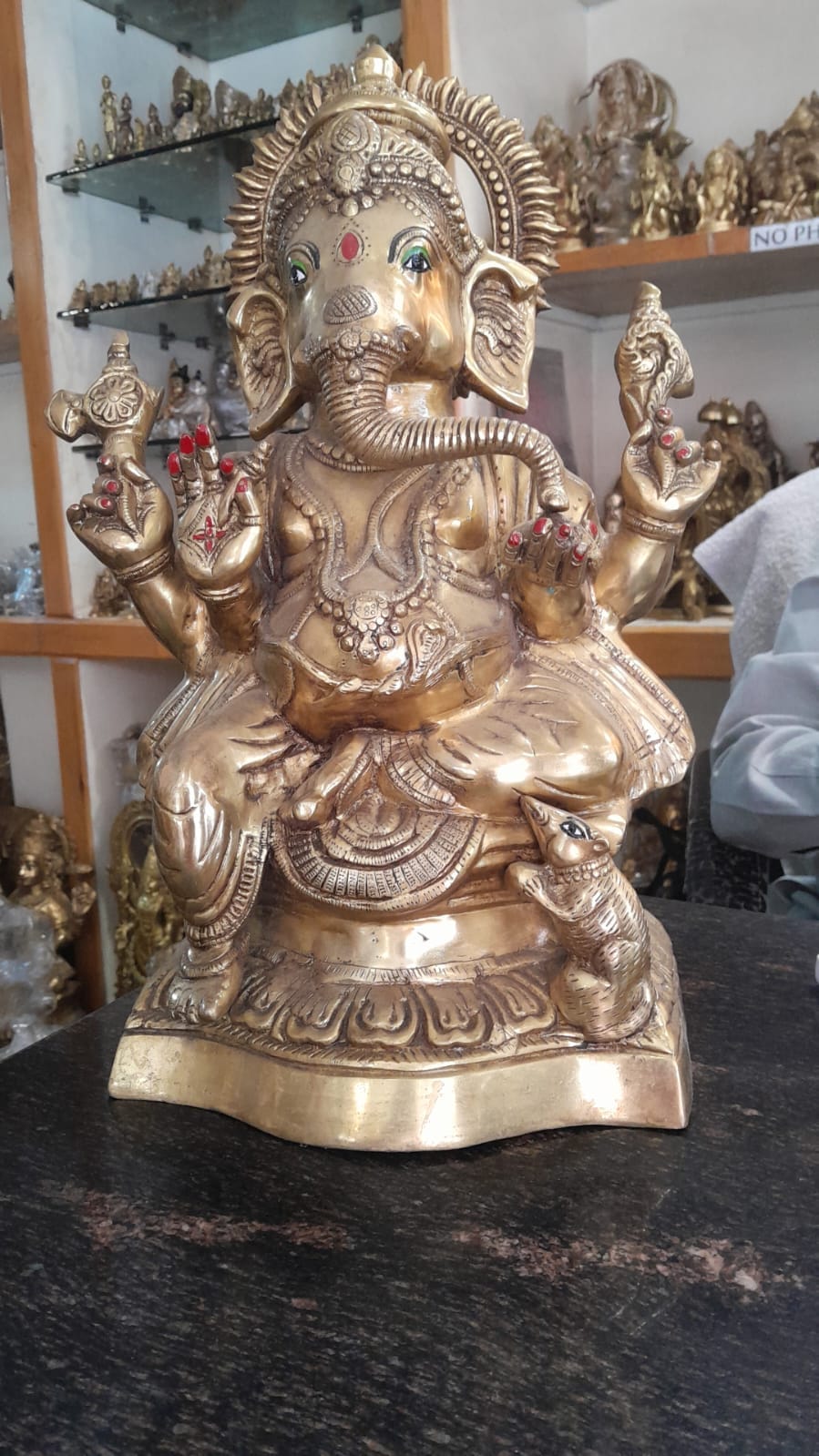 भगवान गणेश की प्रतिमा।