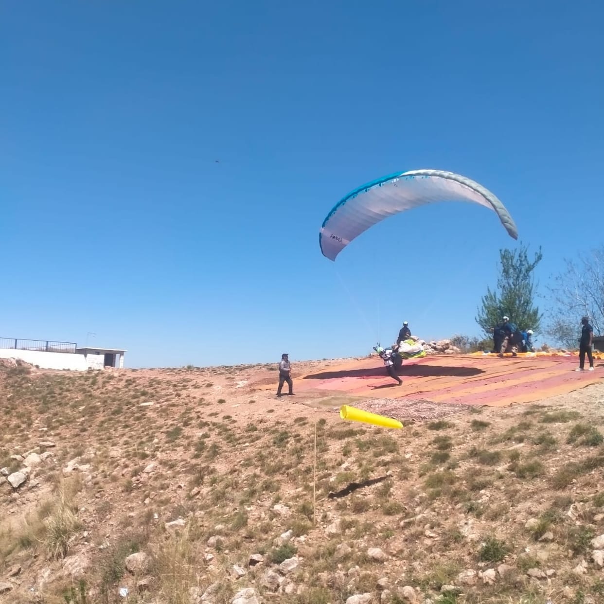 Paragliding thrill rises at Bandla Dhar; four schools book slots for SIV courses.