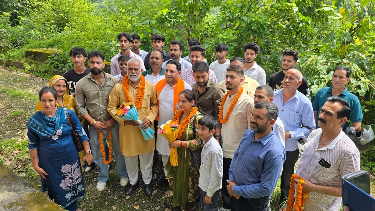 चुनाव जीतने के बाद पंचायत समिति बमसन के अध्यक्ष उपाध्यक्ष भाजपा प्रदेश कार्यकािरणी सदस्य प्रवेश