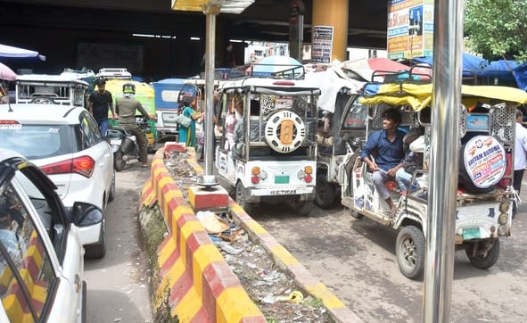 New traffic plan for Charbagh Railway Station finalized; preparations underway to implement it starting next month.