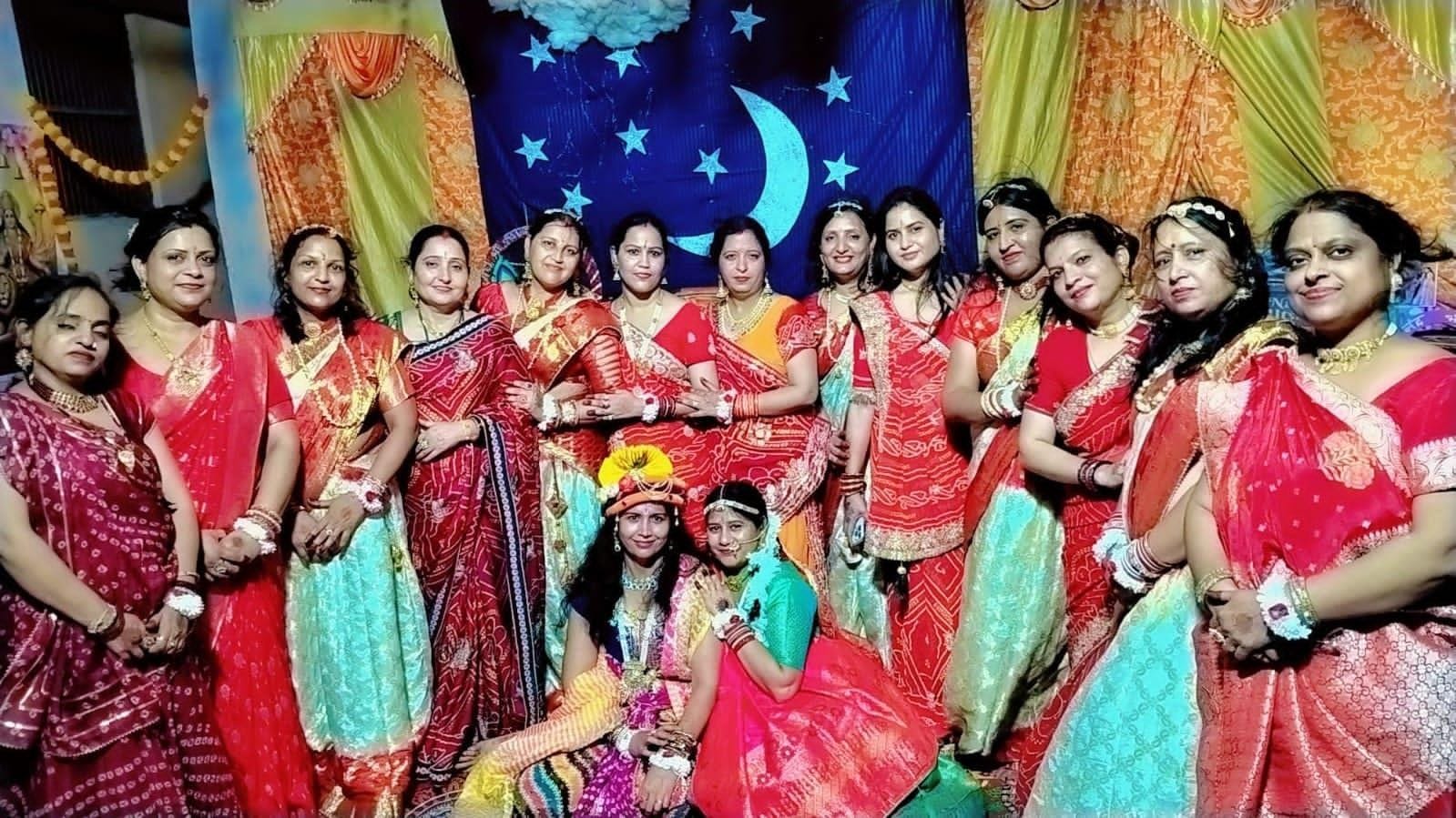 फोटो 01 नंद उत्सव मनाती सखी सहेली परिवार की महिलाएं। स्रोत: पाठक