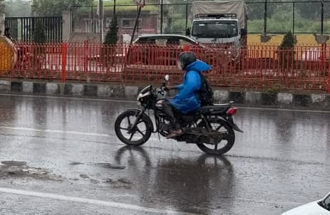 बूंदाबांदी के आसार। (फाइल)
