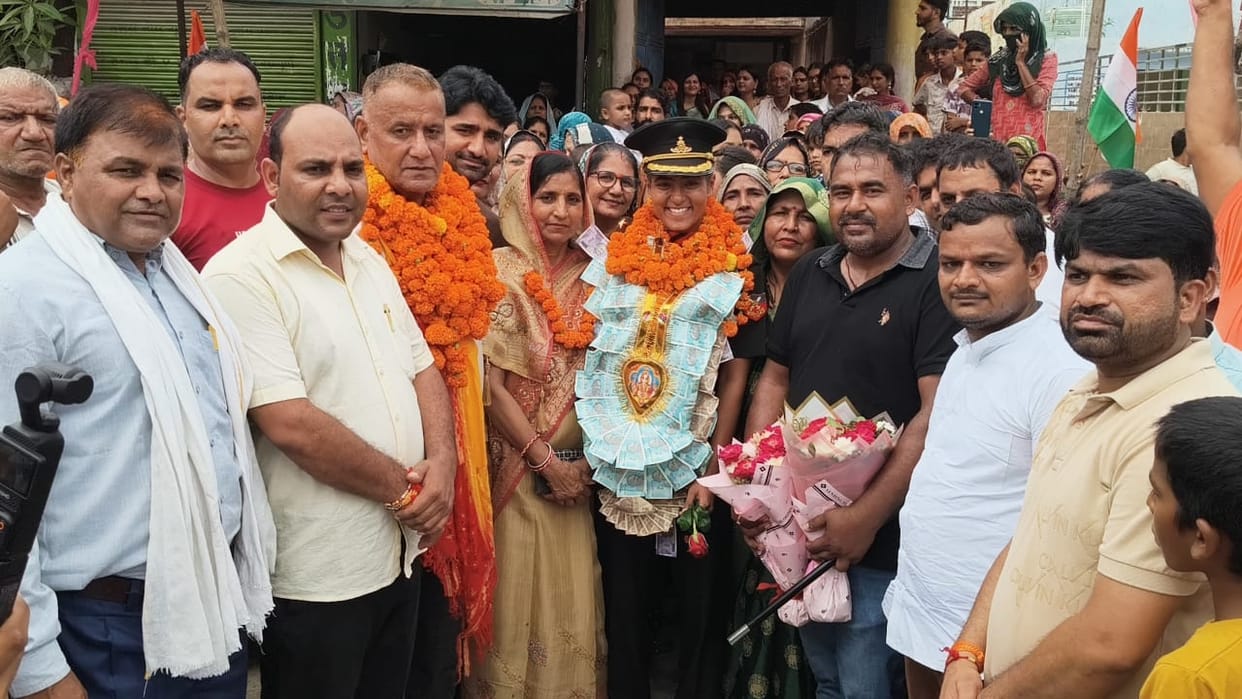 Kumari Kalash Tyagi commissioned as a Lieutenant in the Army.