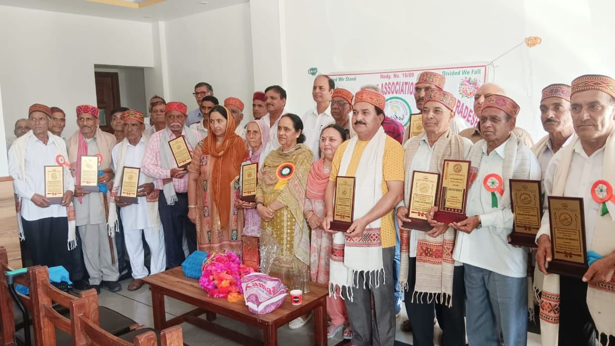 21 senior pensioners felicitated in Ghagas.