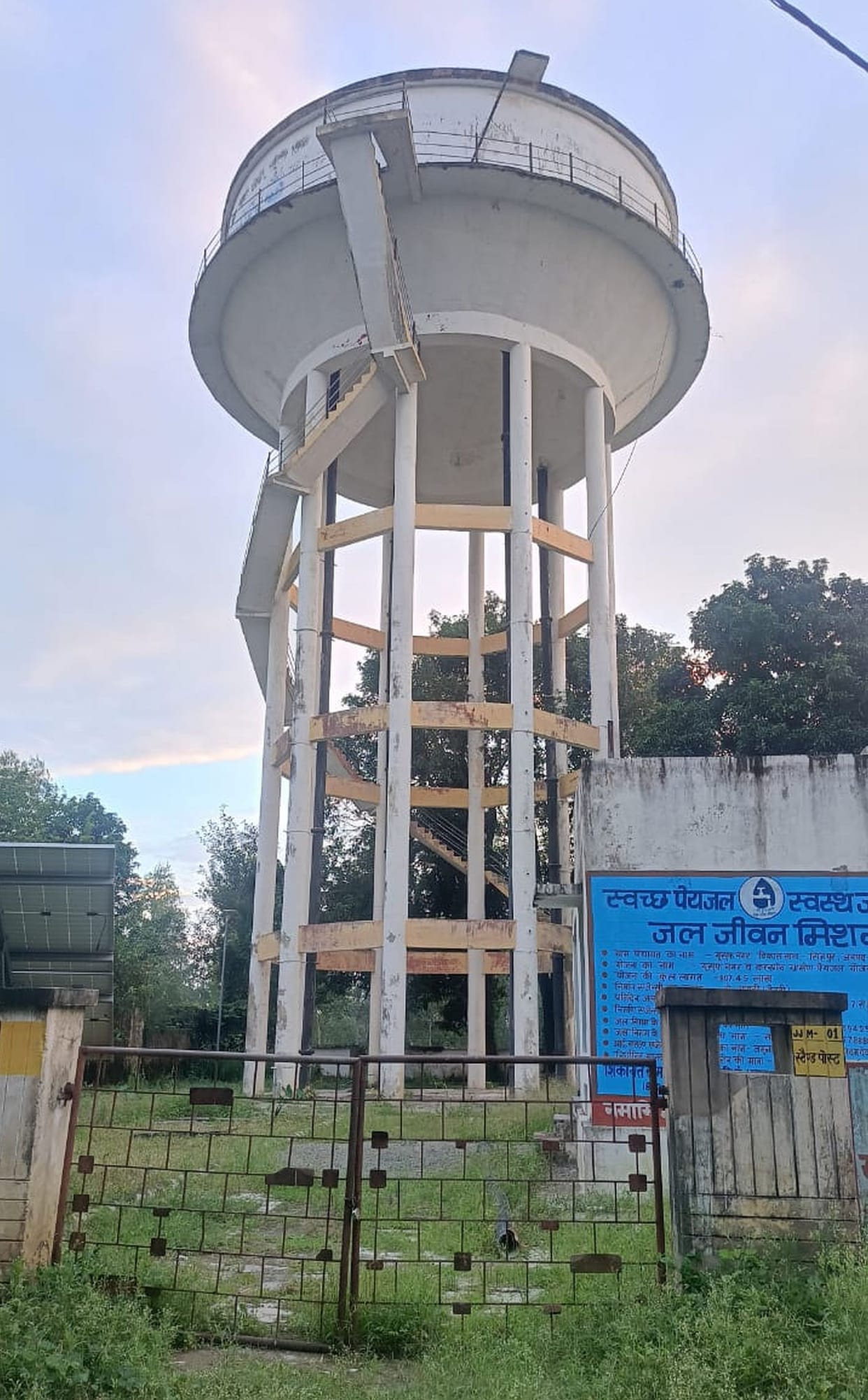 Taps dry for seven days; 20,000 people scrambling for water.