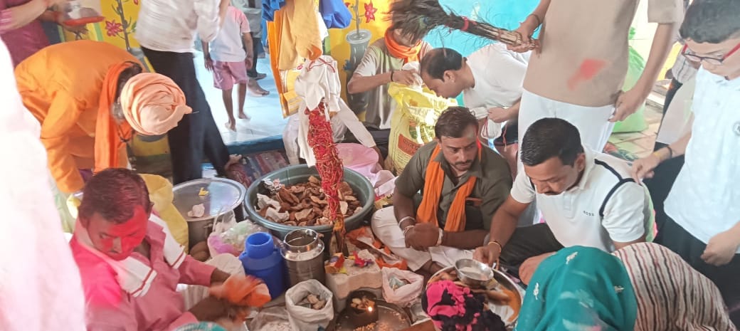 Chants of praise resounded at the abode of Jaharveer Goga Medi