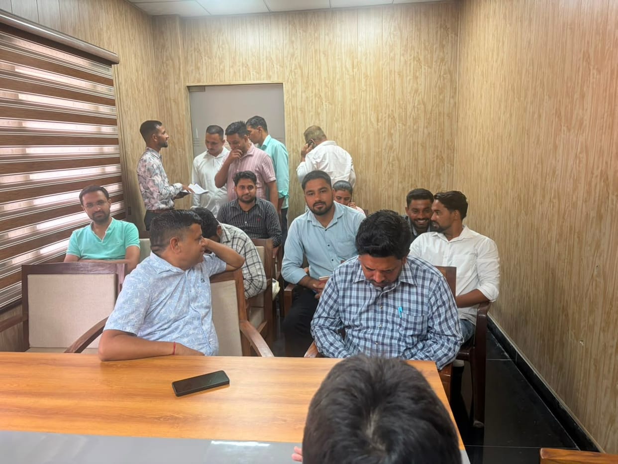Panchayati Raj engineers staged a pen-down strike.
