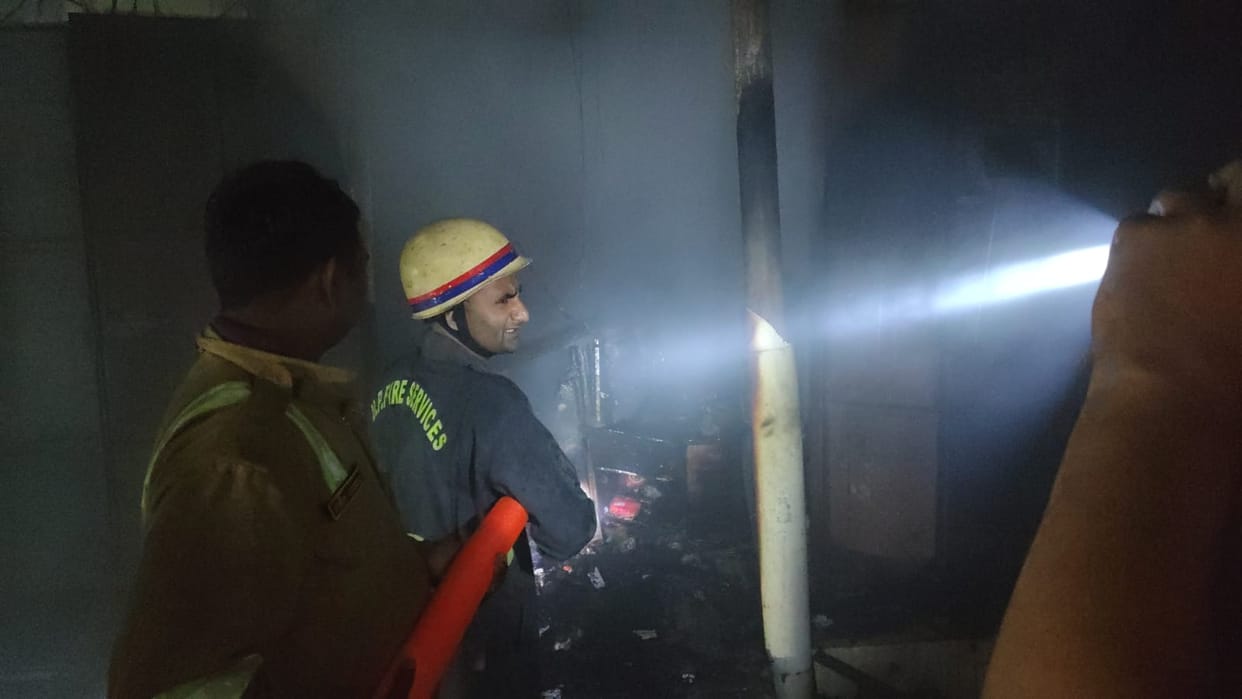 Fire breaks out in shop, goods worth lakhs burnt to ashes