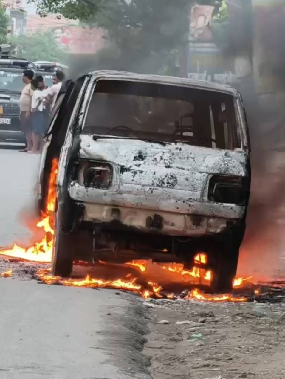 The van became a ball of fire, the driver saved his life by jumping out.