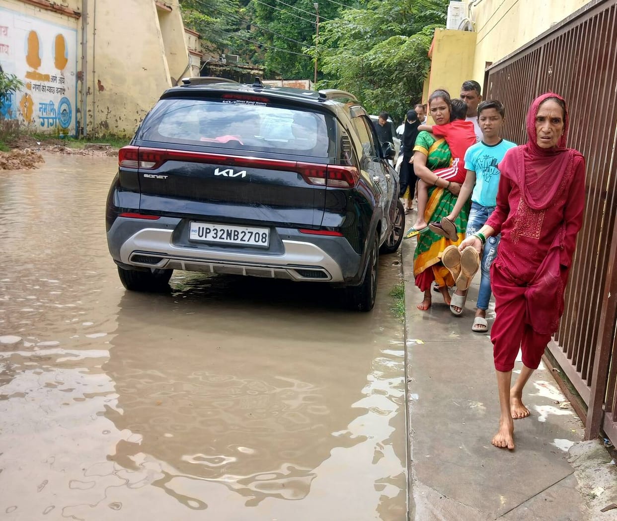 Rain causes waterlogging in many areas