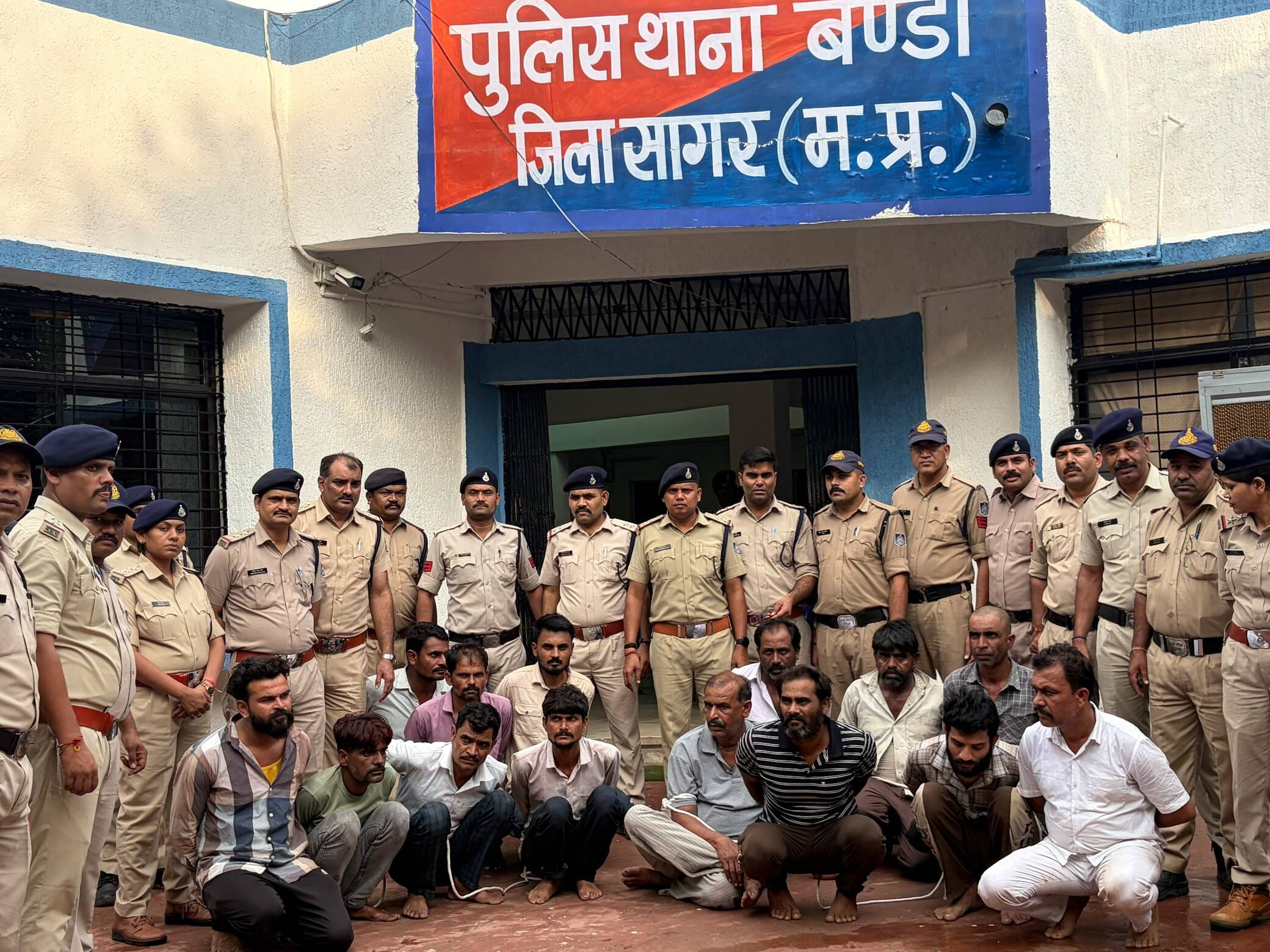 पुलिस गिरफ्त में आरोपी