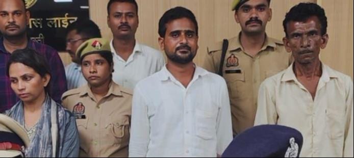 पुलिस की गिरफ्त में आरोपी महिला व अन्य।-पुलिस