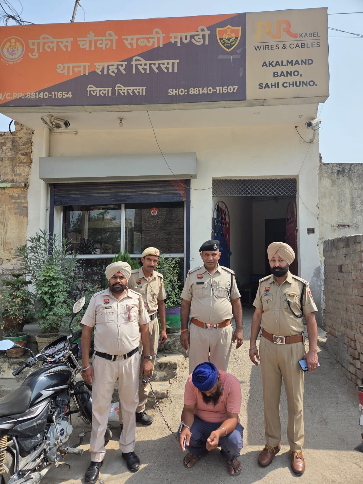 सिरसा। पुलिस की गिरफ्त में आरोपी हरदीप सिंह।