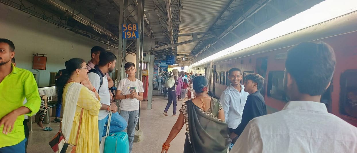 Many trains have no room till 19th, even clone trains could not provide relief.