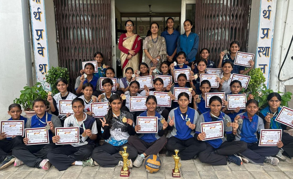 Ratanlal School girls dominate the hockey field