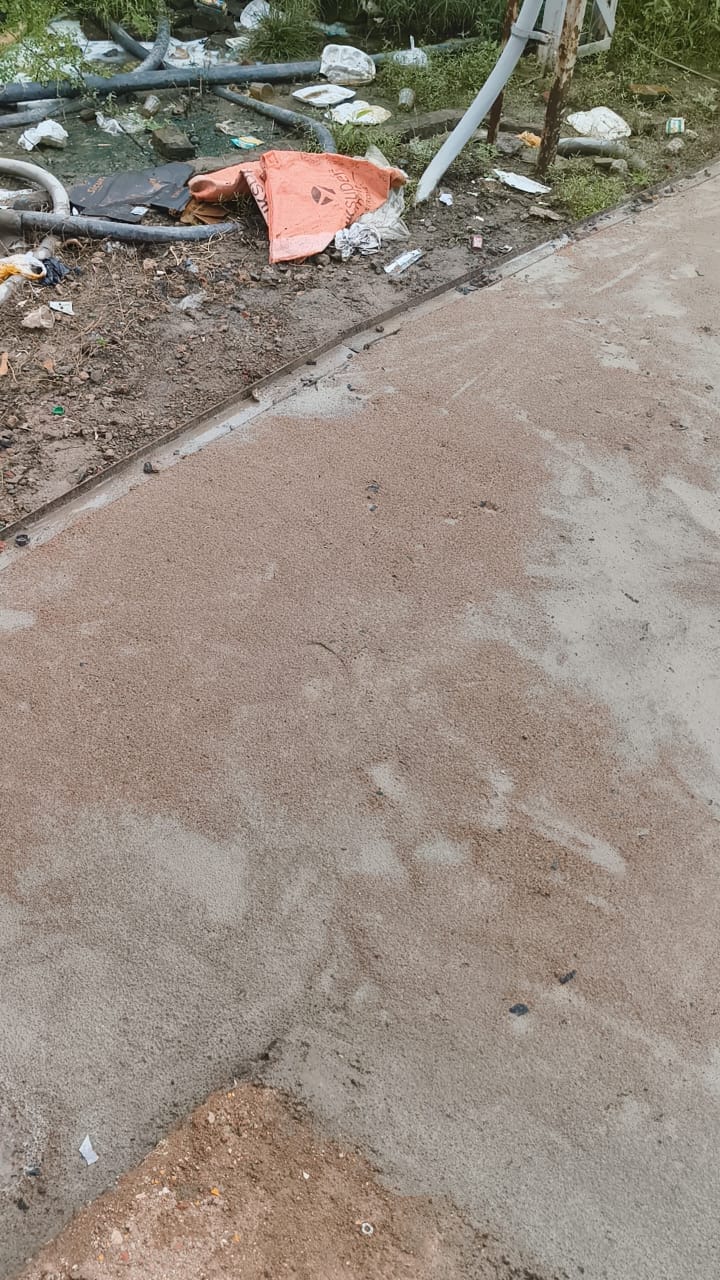 बने फर्स पर दिख रही मोरंग। संवाद