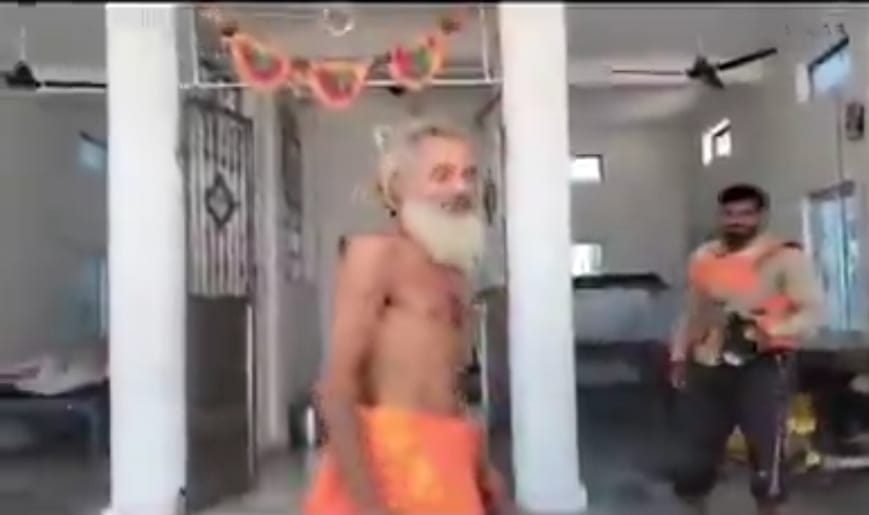 मुरैना न्यूज: चंबल के बढ़ते जलस्तर से घिरा सिद्ध बाबा मंदिर, पुजारी ने कहा- ज्योत छोड़कर नहीं जाऊंगा