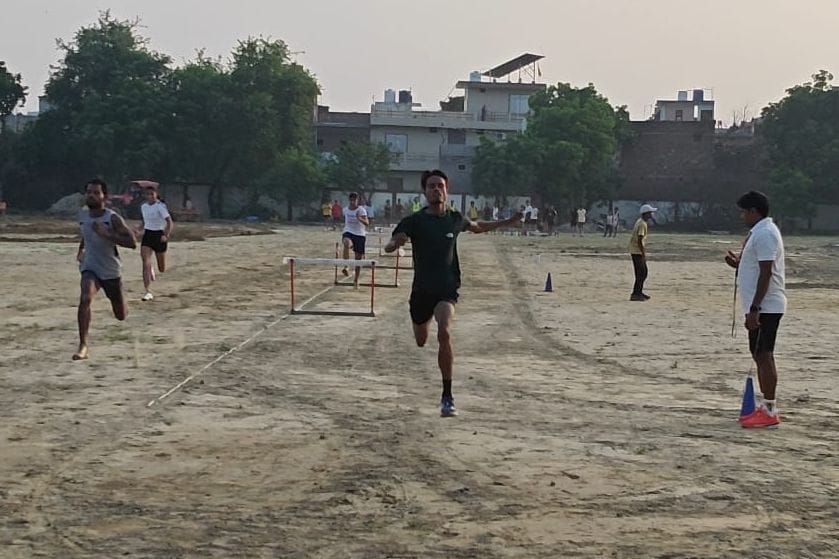 Unnao News: नंगे पैर घास पर दौड़ने से मजबूत होगा पंजा