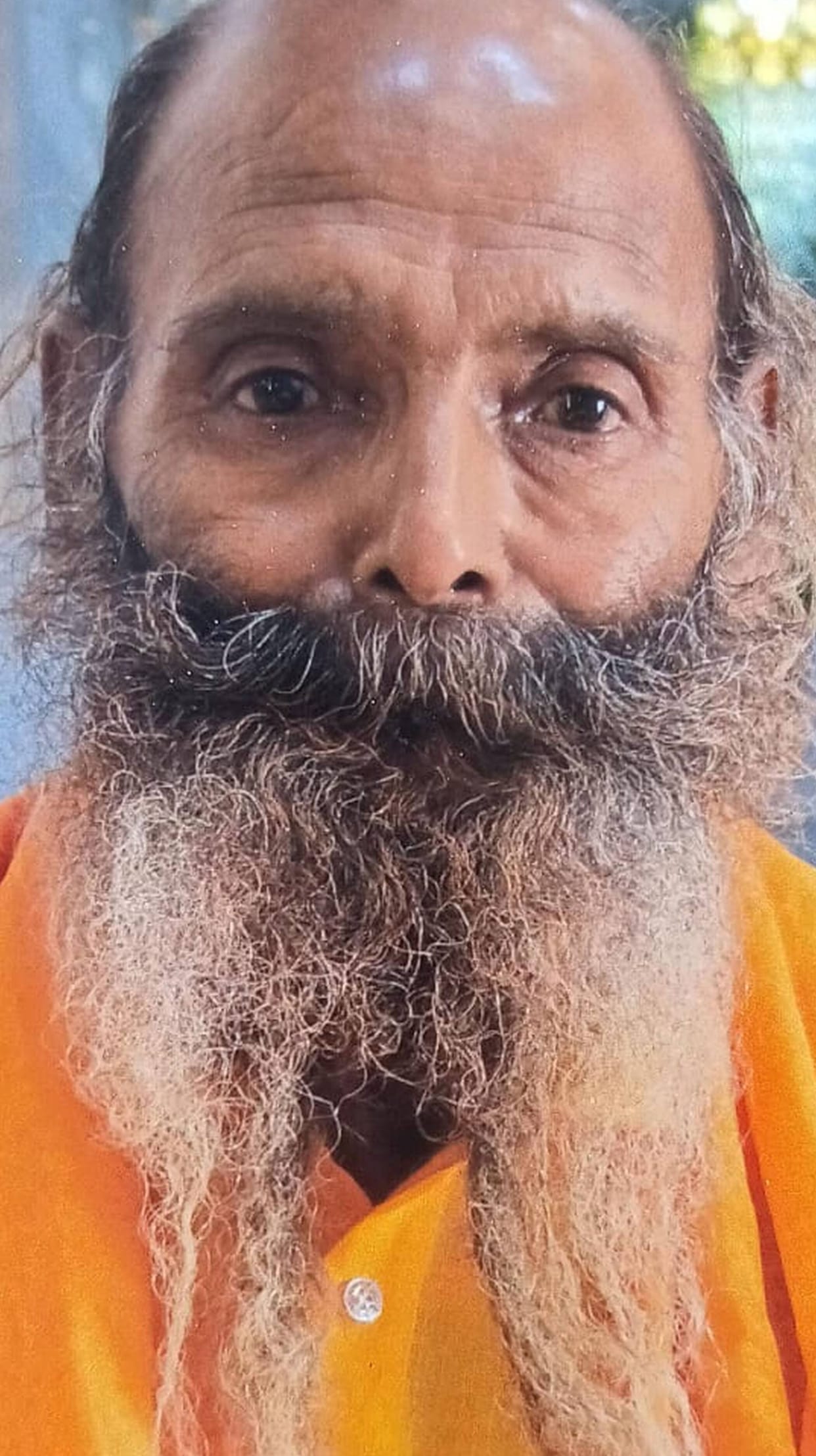 Sub-Inspector's son becomes a sadhu to evade punishment for robbery; arrested.