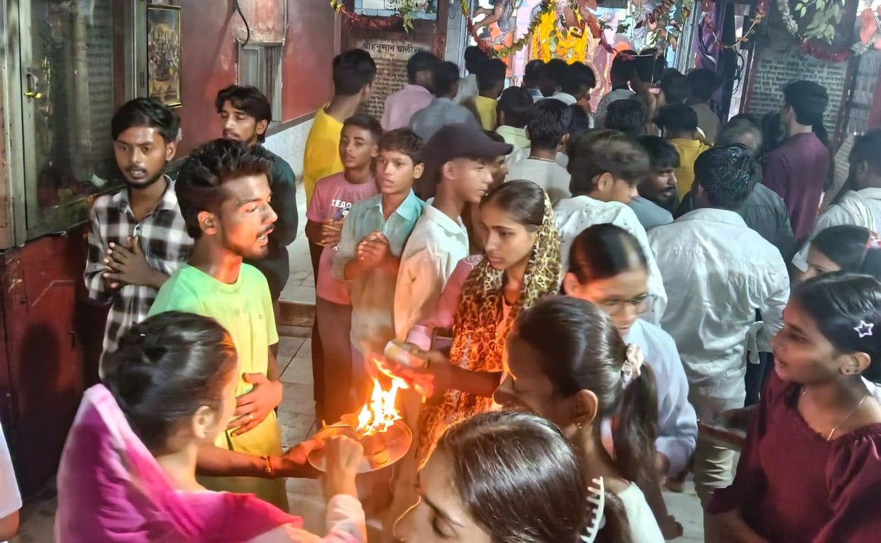 Crowds of devotees flocked to see the 108-foot-tall Hanuman pillar