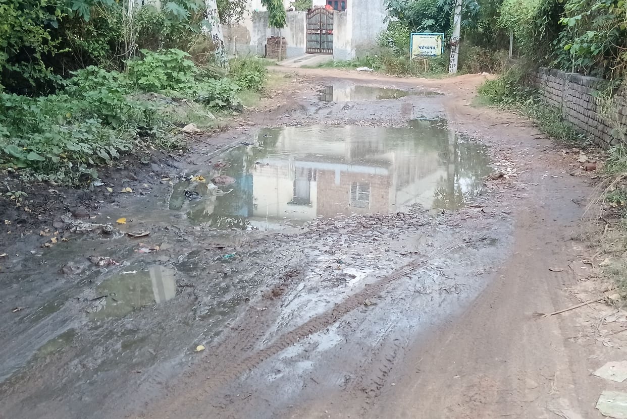 the one-kilometer road from Bagichi to Majra Bridge has not