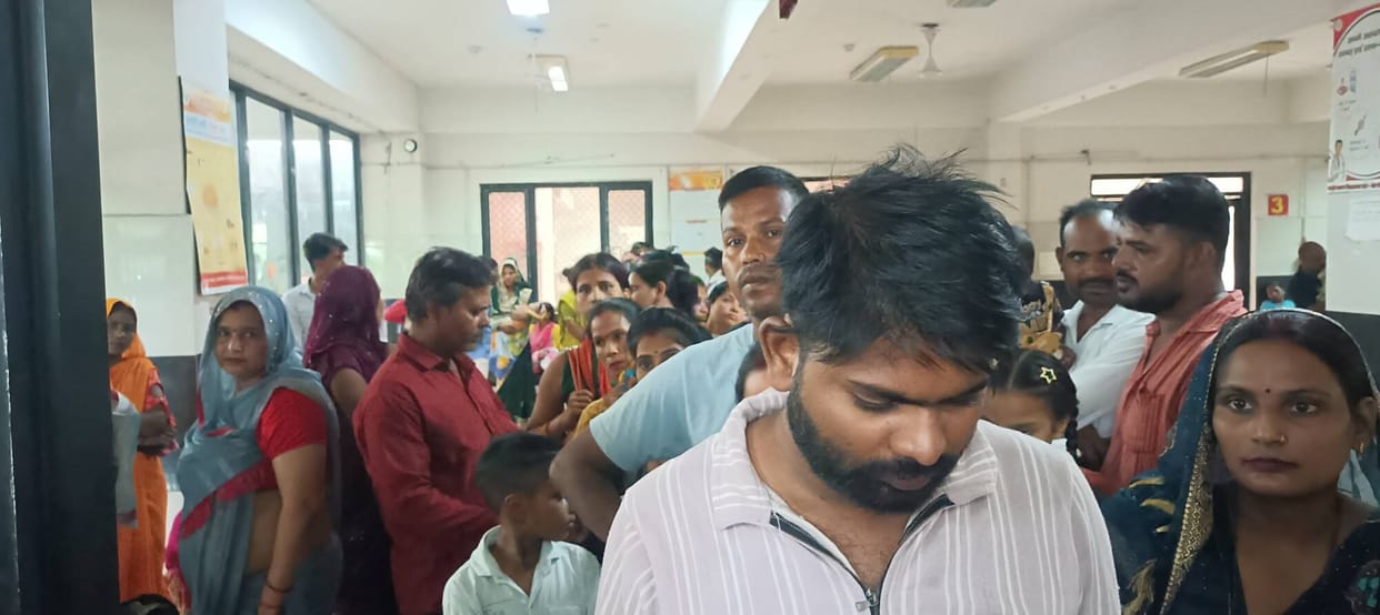 Eye infections rise alongside seasonal ailments; 3,000 patients visit the medical college.