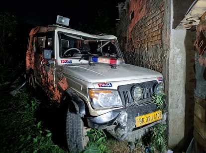 मधुबनी में पुलिस की गाड़ी ने बाइक सवार को मारी टक्कर
