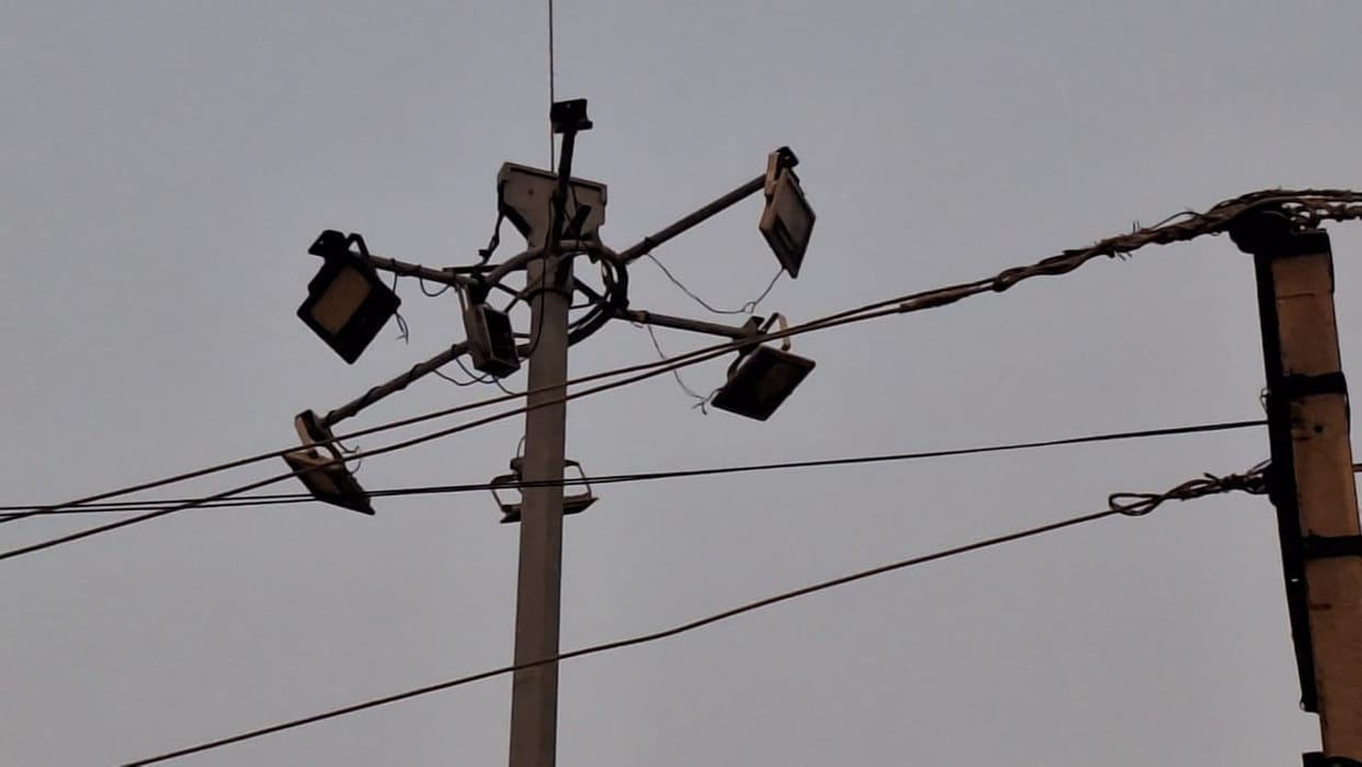 Vikas's fuse blows, high mast light goes out