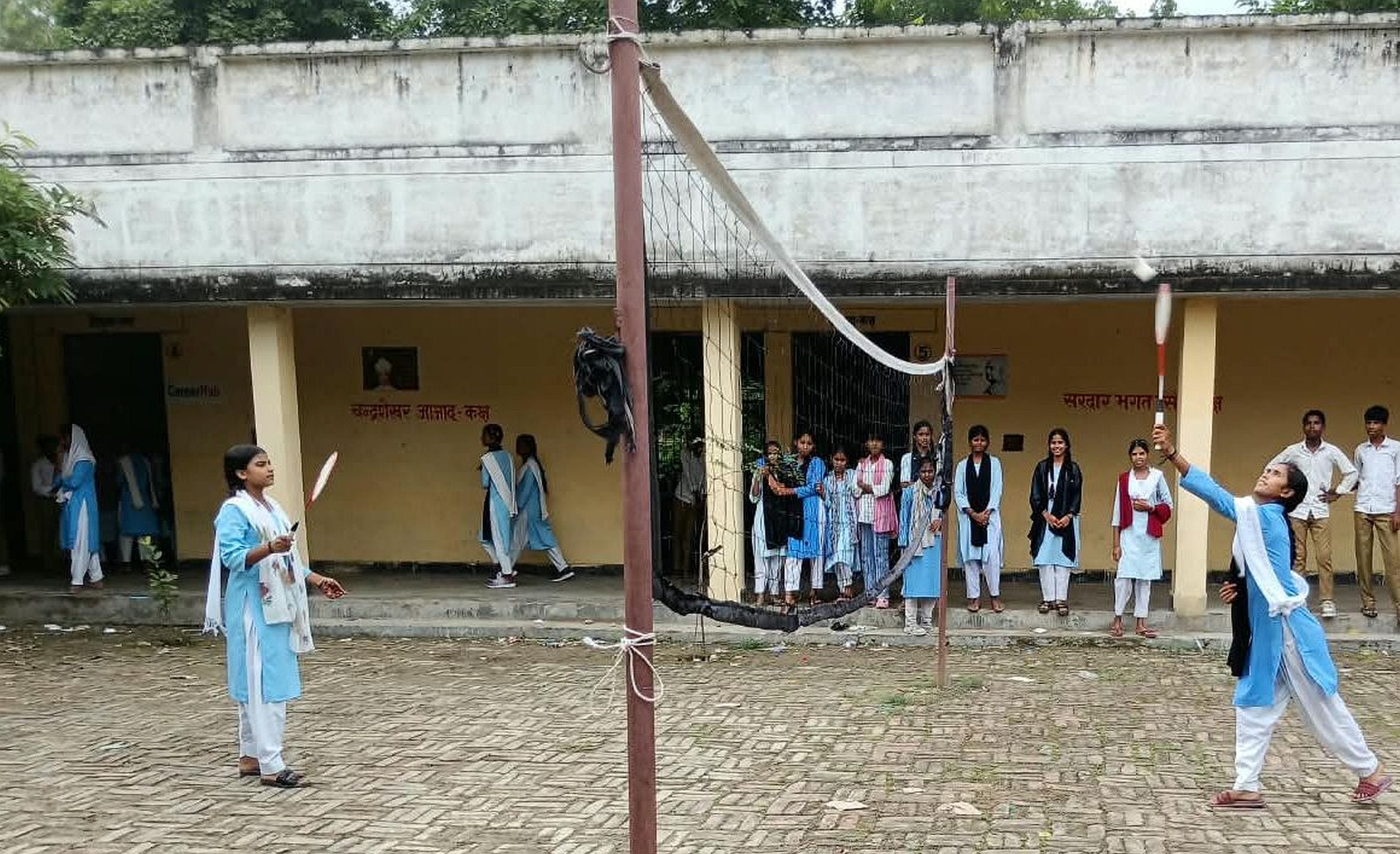  राजकीय इंटर कॉलेज इन्हौना में प्रतियोगिता में खेलती छात्राएं। स्रोत : स्कूल  