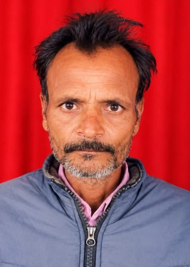 Condition deteriorated while applying pesticide to paddy crop; death.