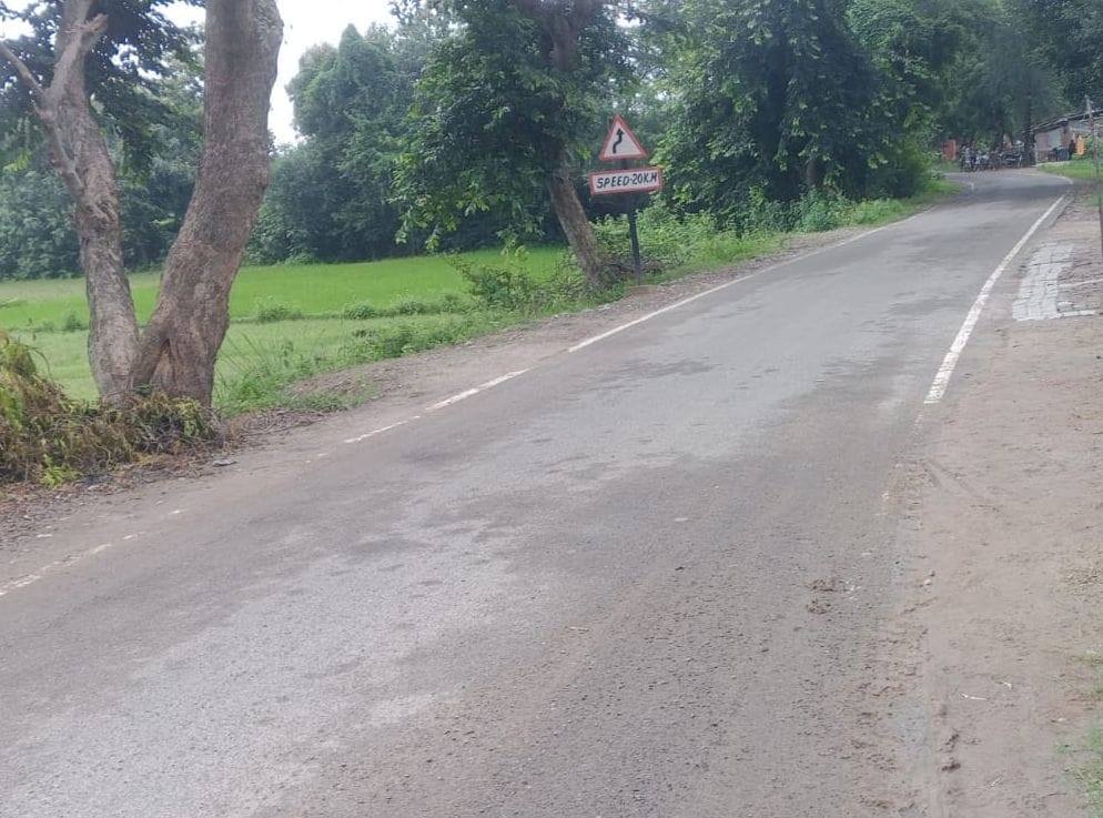 Raebareli News: बारिश का भी नहीं असर, 22 सड़कों पर फर्राटा भर रहे लोग