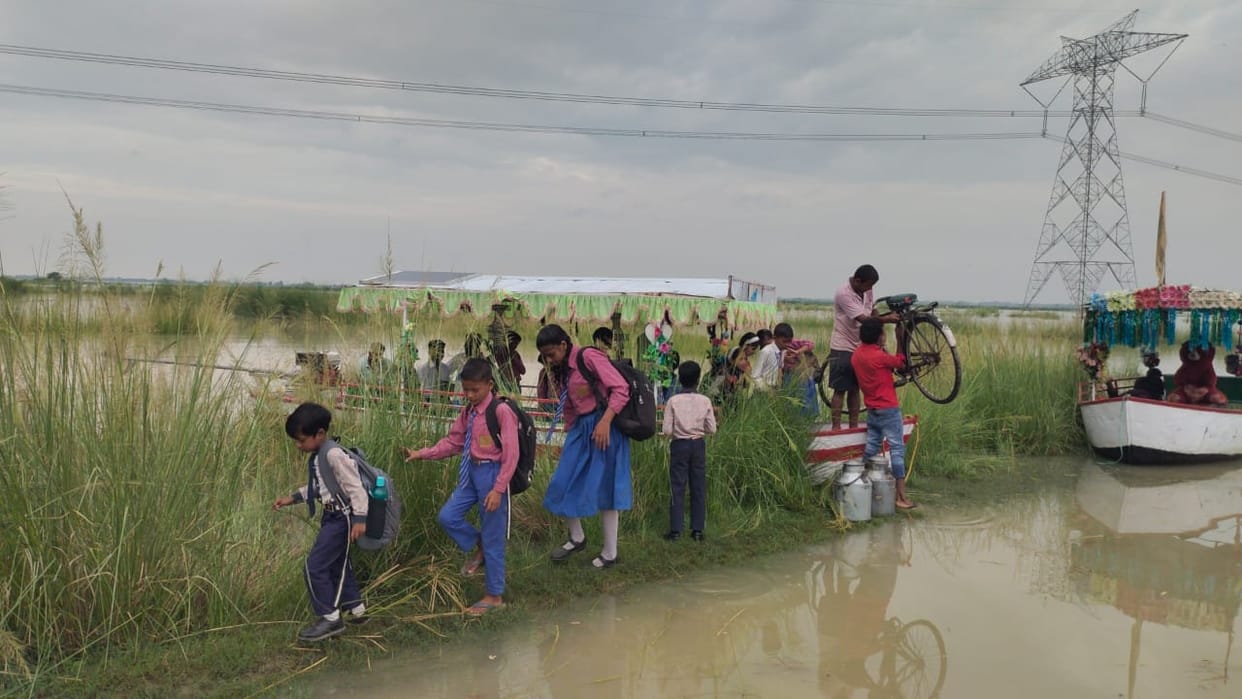 The overflowing Saryu caused havoc in Majha, water on the connecting roads.