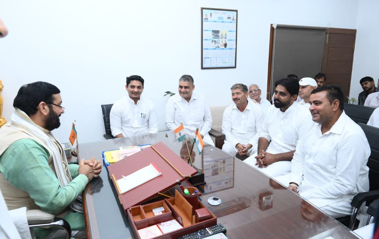 Captain Yogesh Bairagi met the Chief Minister and discussed development works in Julana.