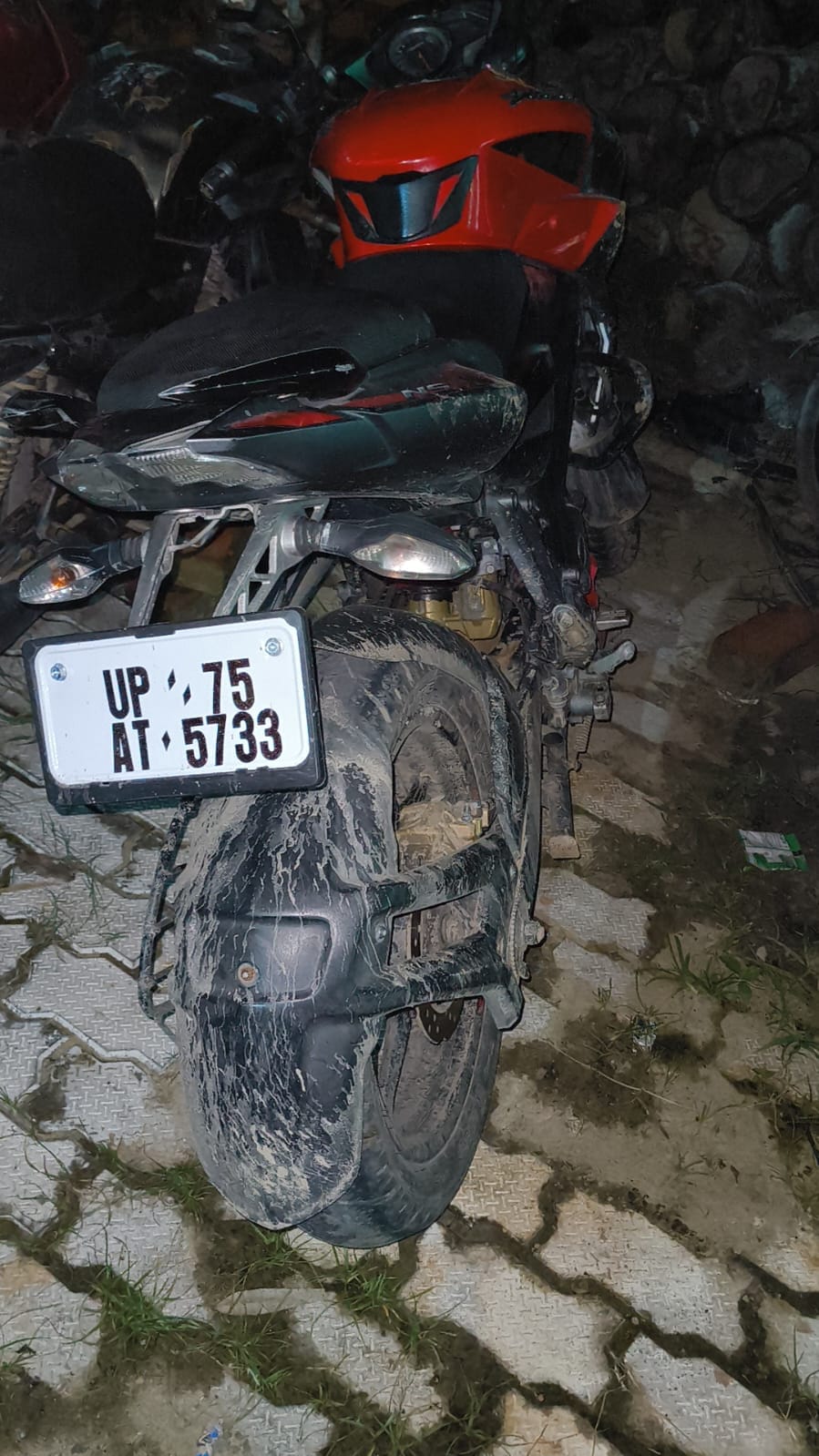 आरोपी के पास से बरामद बाइक। स्रोत पुलिस