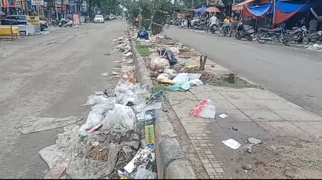 Cleaners handed notices at homes, procession in markets