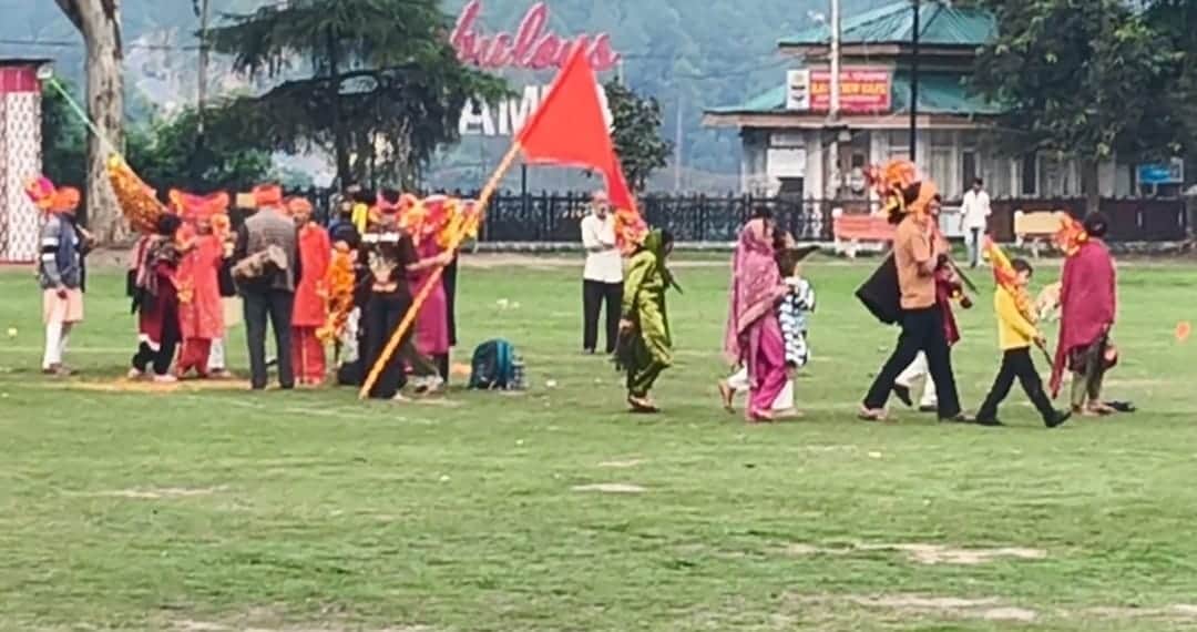 Pilgrims from Doda-Bhaderwah arrive in Chamba with divine symbols.