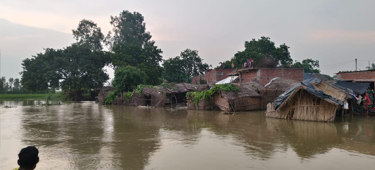 Forty families from Chunnipurwa arrived at the shelter after floodwaters reached the inhabited area.