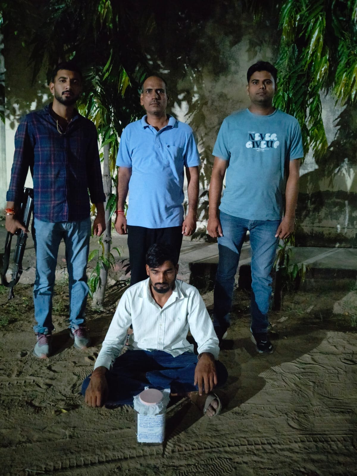 फोटो 2पुलिस गिरफ्त में लुजौता निवासी रोहताश।स्रोत:प्रवक्ता