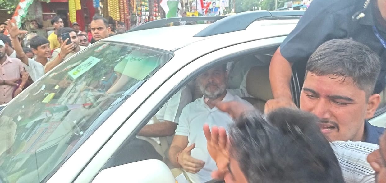 Whoever wanted to meet him, Rahul stepped forward and shook hands