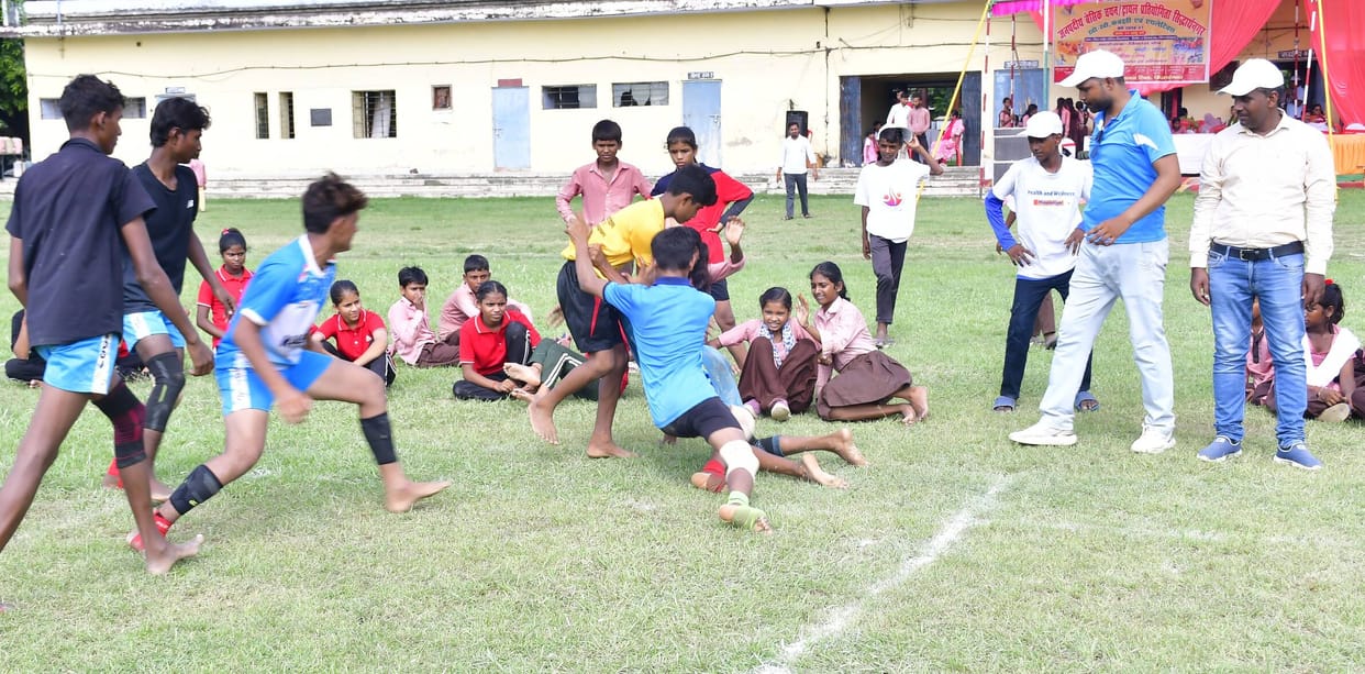 Siddharthnagar News: Athletes showcase their prowess at the basic-level children's sports competition