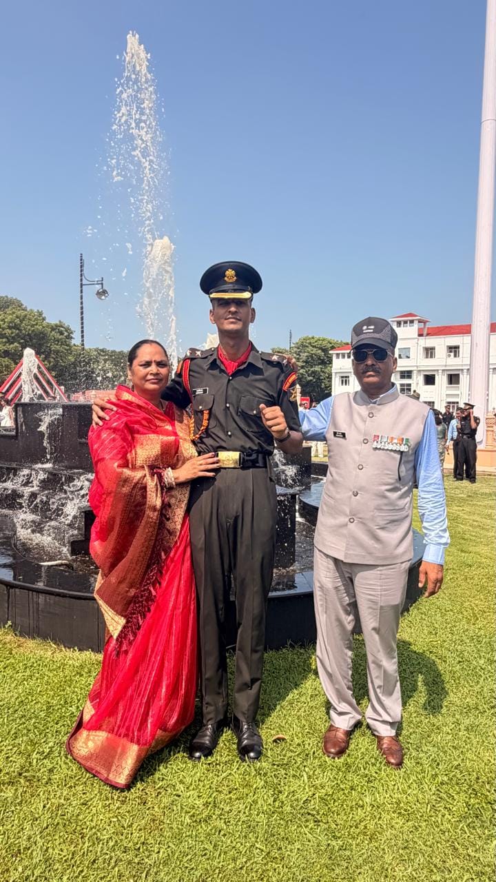 Lakshmikant from Kalupura becomes a Lieutenant in the Army