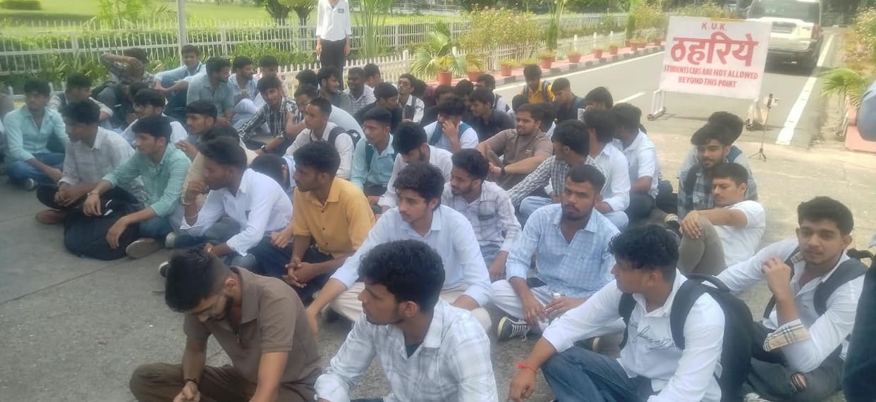 Students took to the streets to demand a change of subject and staged a sit-in at the Vice Chancellor's office.