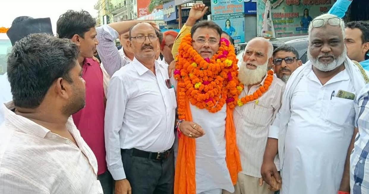 Former MLA Mukesh welcomed upon his release from jail.