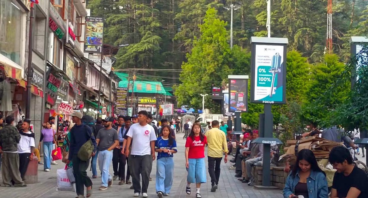 Tourists flocking to the tourist town of Manali over the weekend.