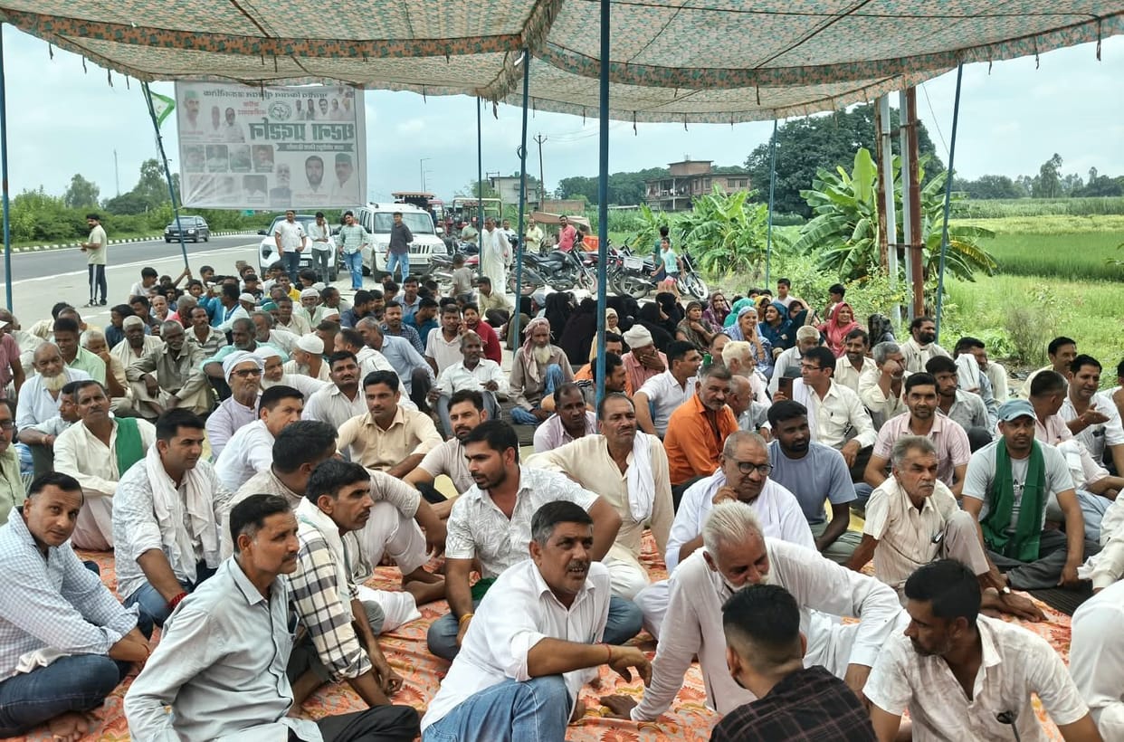 Protest continues in Mochipura to open the highway cut