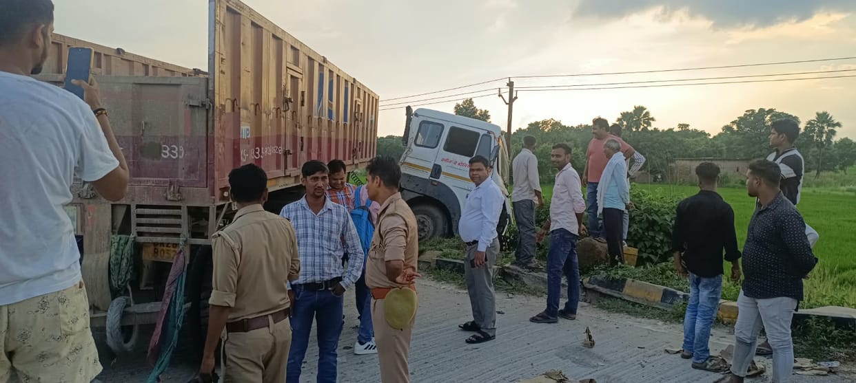 An out-of-control trailer plunged into a ditch while trying to avoid a goat; a major accident was averted.