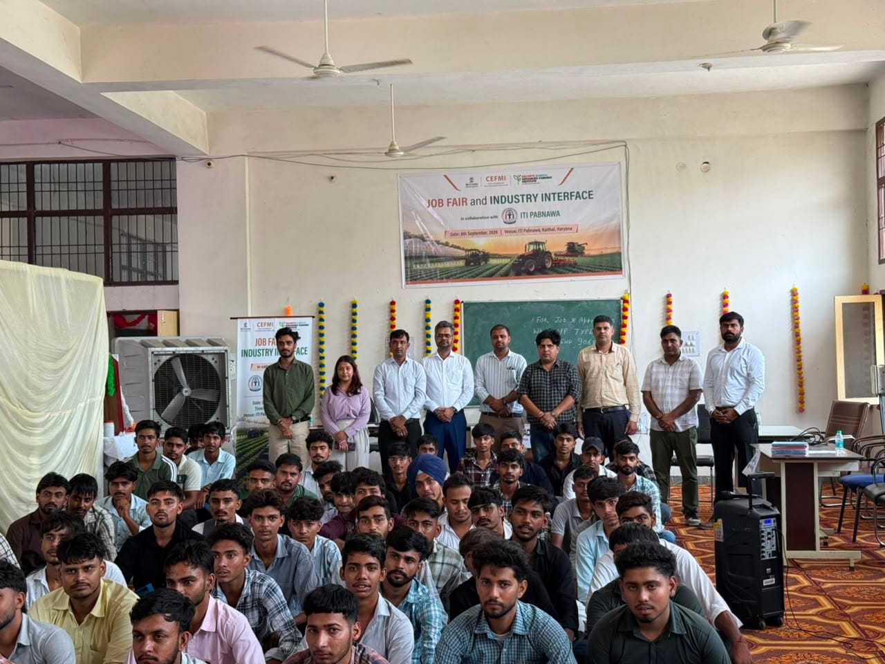 राजकीय आईटीआई पबनावा के चयनित विद्यार्थी। विज्ञप्ति