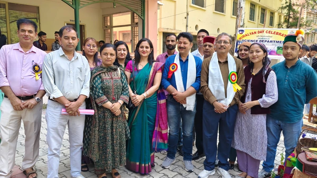 Rampur Bushahar News: पीपीटी में अश्विनी और पोस्टर प्रेजेंटेशन में सरुल रहे प्रथम