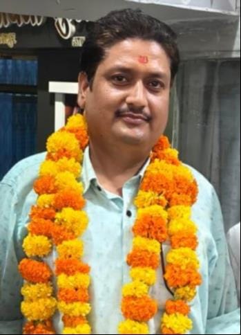 शाहगंज सर्वसम्मति से जन्मेजय सोनी चुने गए सर्राफा एसोसिएशन के अध्यक्ष। संवाद